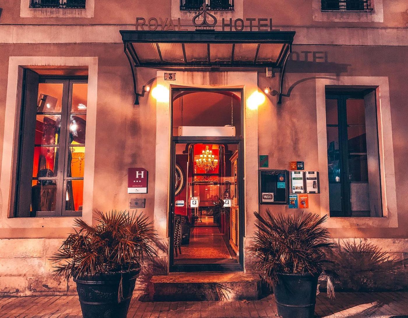 Royal Hotel Nimes Bagian luar foto