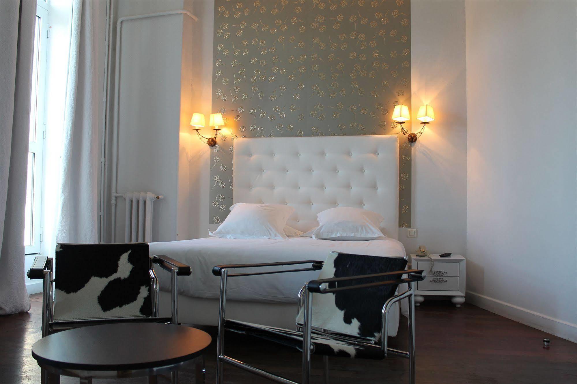 Royal Hotel Nimes Bagian luar foto